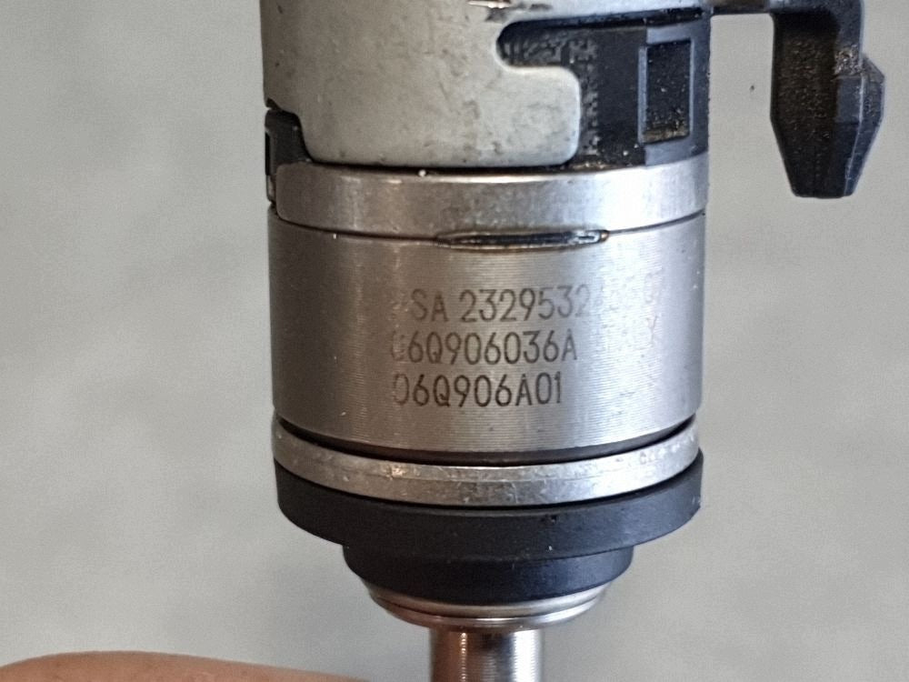 Cupra Leon Injector Fuel Injection 06Q906036A
