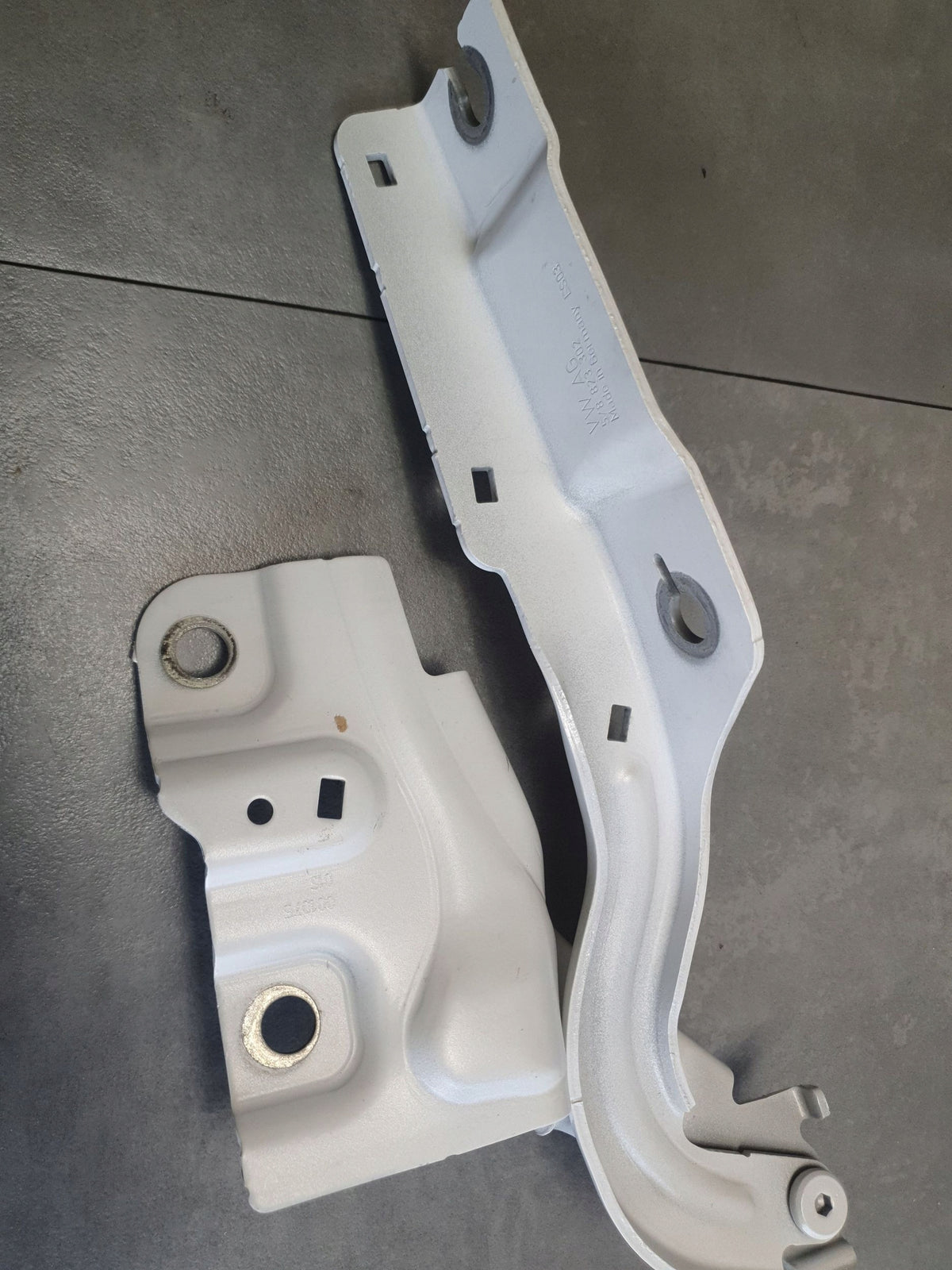 Cupra Terramar Mask hinge right ls9r 578823302