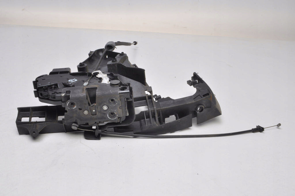 DOOR LOCK RIGHT FRONT VOLVO S40 II V50 30784047 10PIN