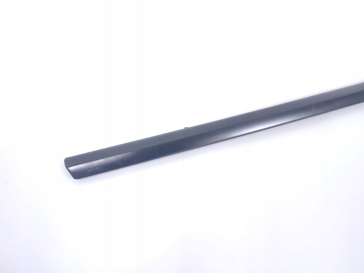 DOOR WINDOW SCRAPER STRIP RIGHT FRONT TESLA MODEL Y
