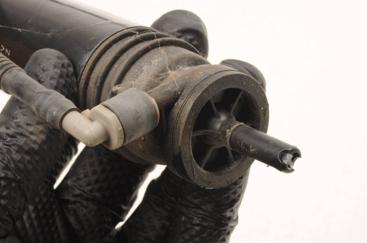 ENGINE WASHER PUMP VOLVO S80 II V70 III XC70 30655138