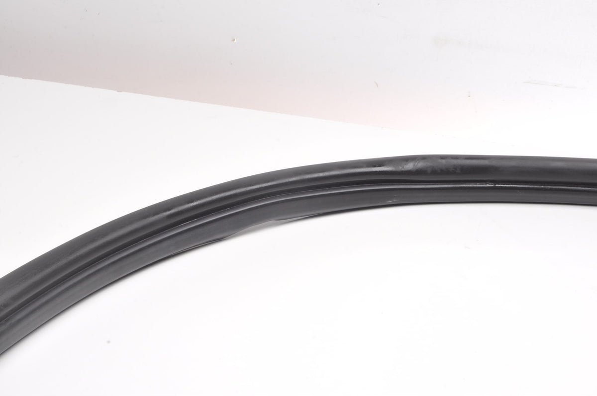 FERRARI CALIFORNIA 4.3 DOOR SEAL