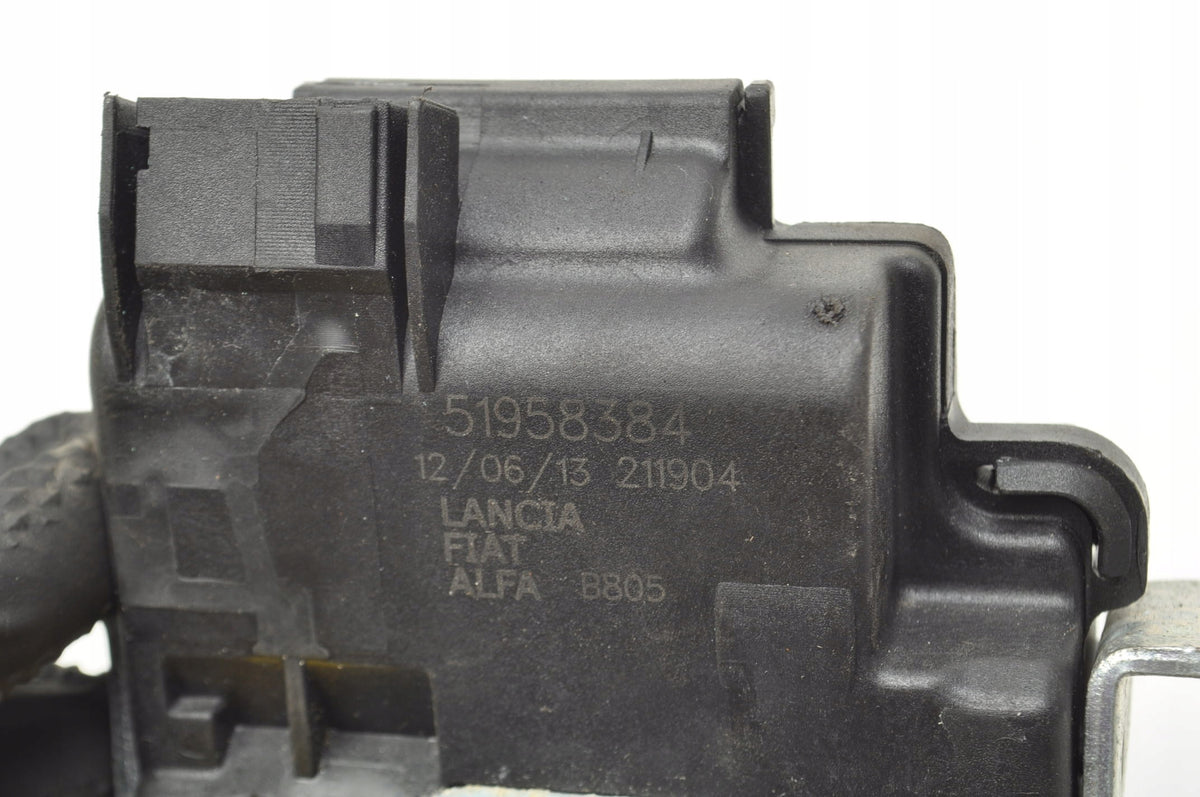 FIAT 500L TAILGATE LOCK 51958384