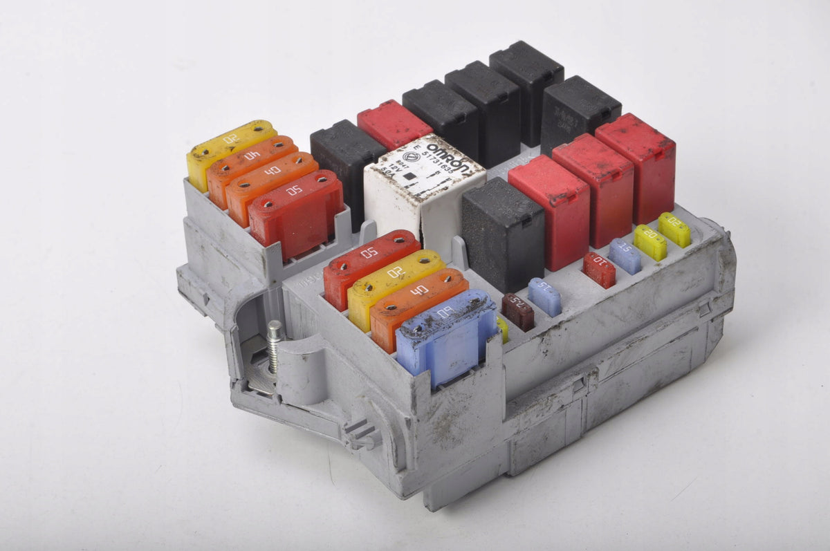 FIAT CROMA 1.9 D FUSE BOX 51804120