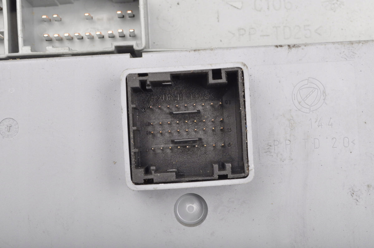 FIAT STILO 1.6 B FUSE BOX 51711823