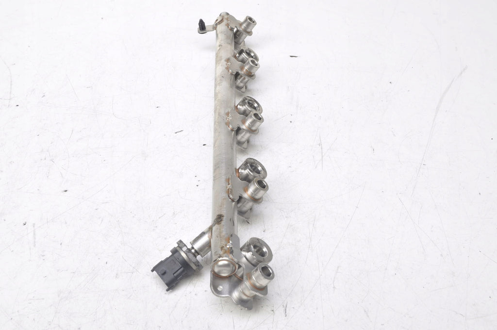 FOCUS MK3 2.0 ST INJECTION RAIL CJ5E-9F797-BG