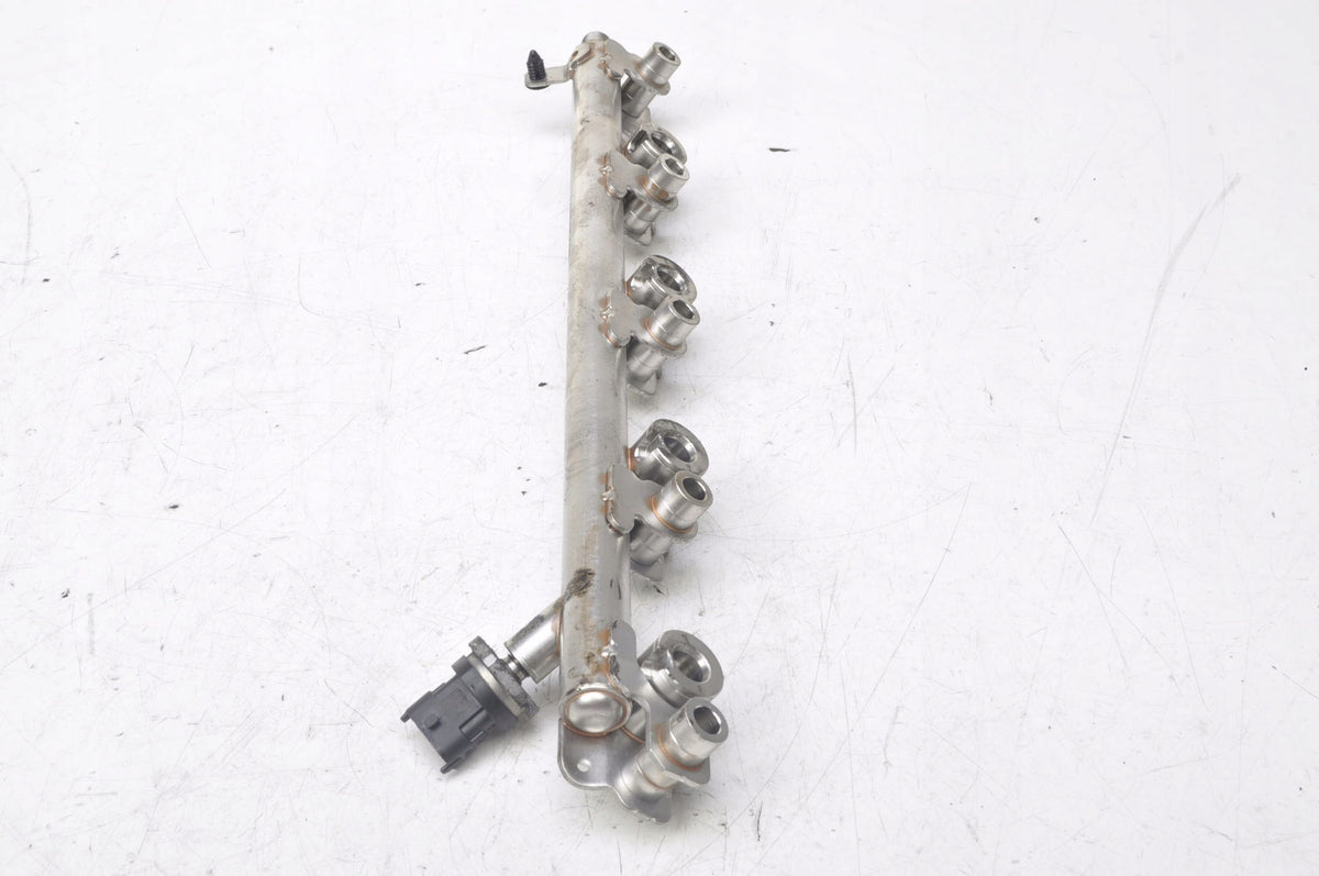 FOCUS MK3 2.0 ST INJECTION RAIL CJ5E-9F797-BG