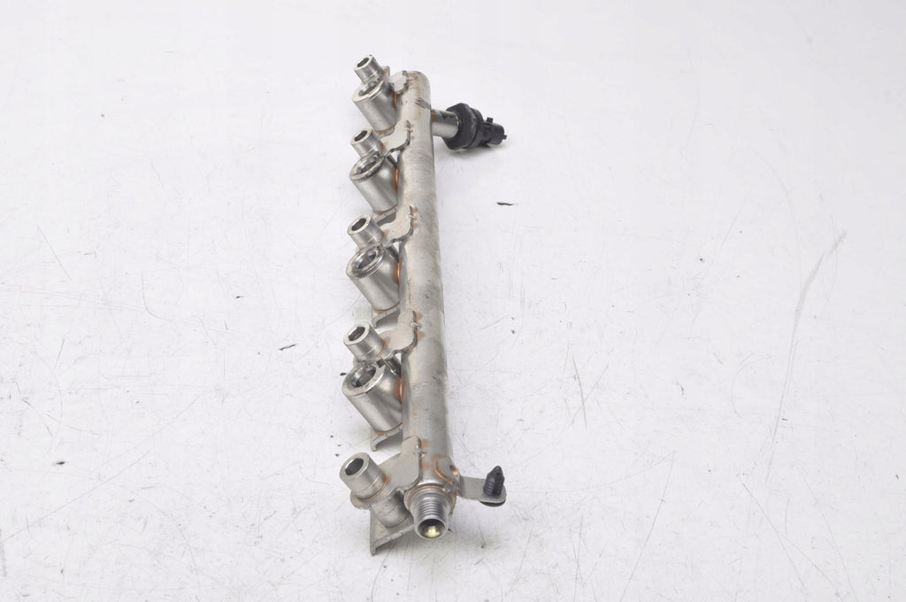 FOCUS MK3 2.0 ST INJECTION RAIL CJ5E-9F797-BG