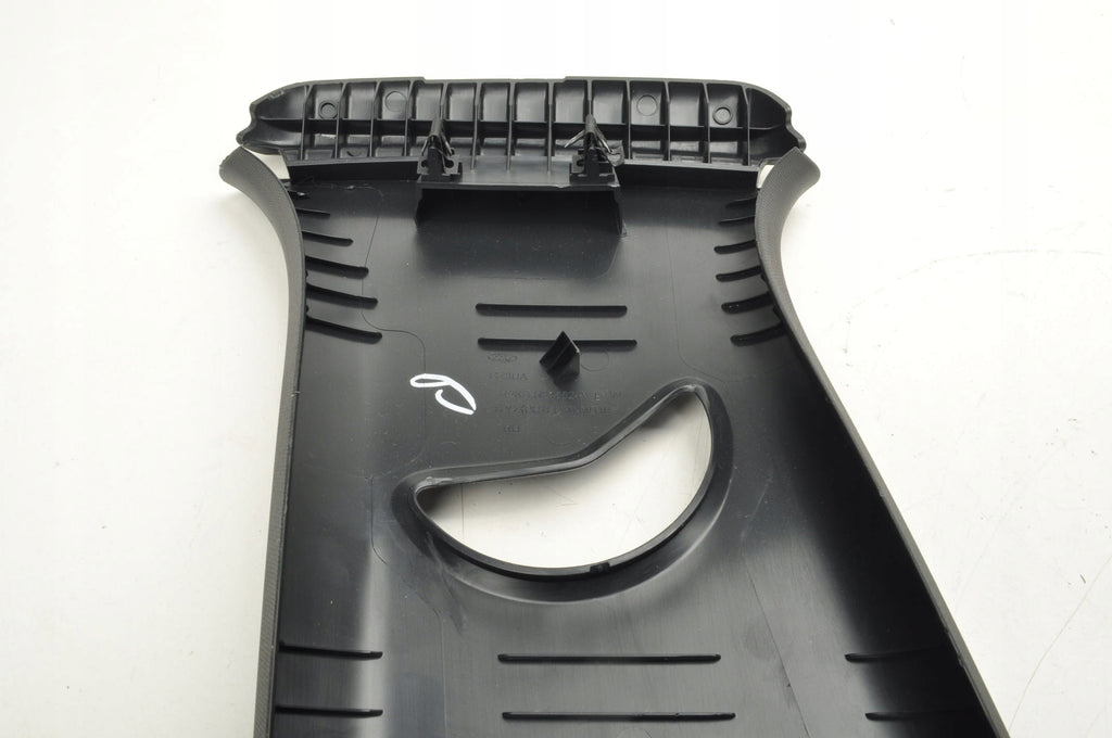 FORD EXPLORER VII POST COVER RIGHT R2KB-R24582-AEW