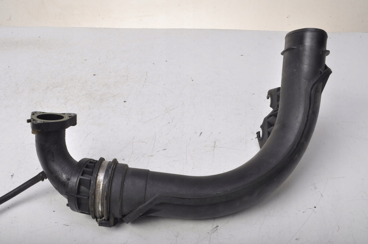 FORD FIESTA MK8 1.5 AIR INTAKE PIPE 31305069
