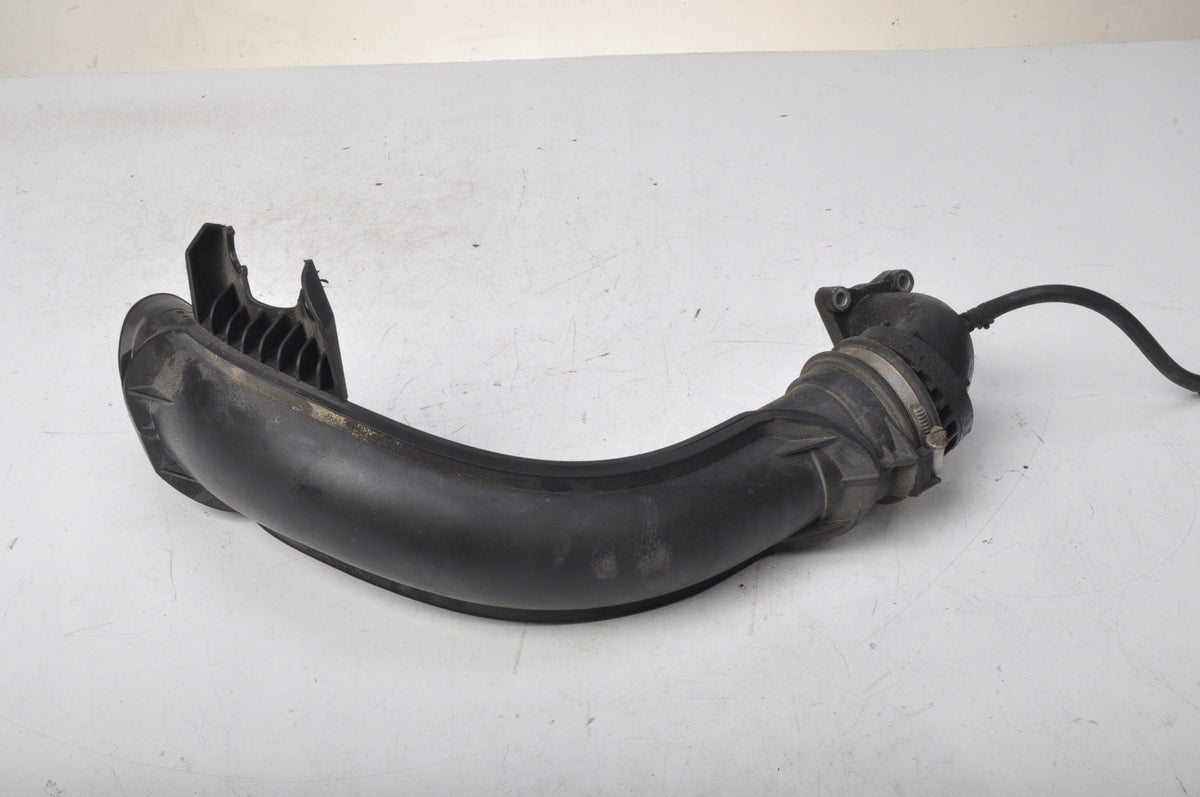 FORD FIESTA MK8 1.5 AIR INTAKE PIPE 31305069