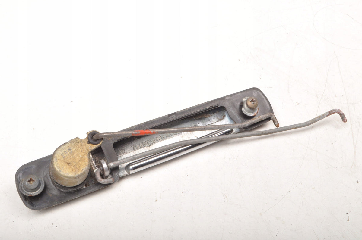 FORD GRANADA DOOR HANDLE LEFT FRONT 71BBT22401AA