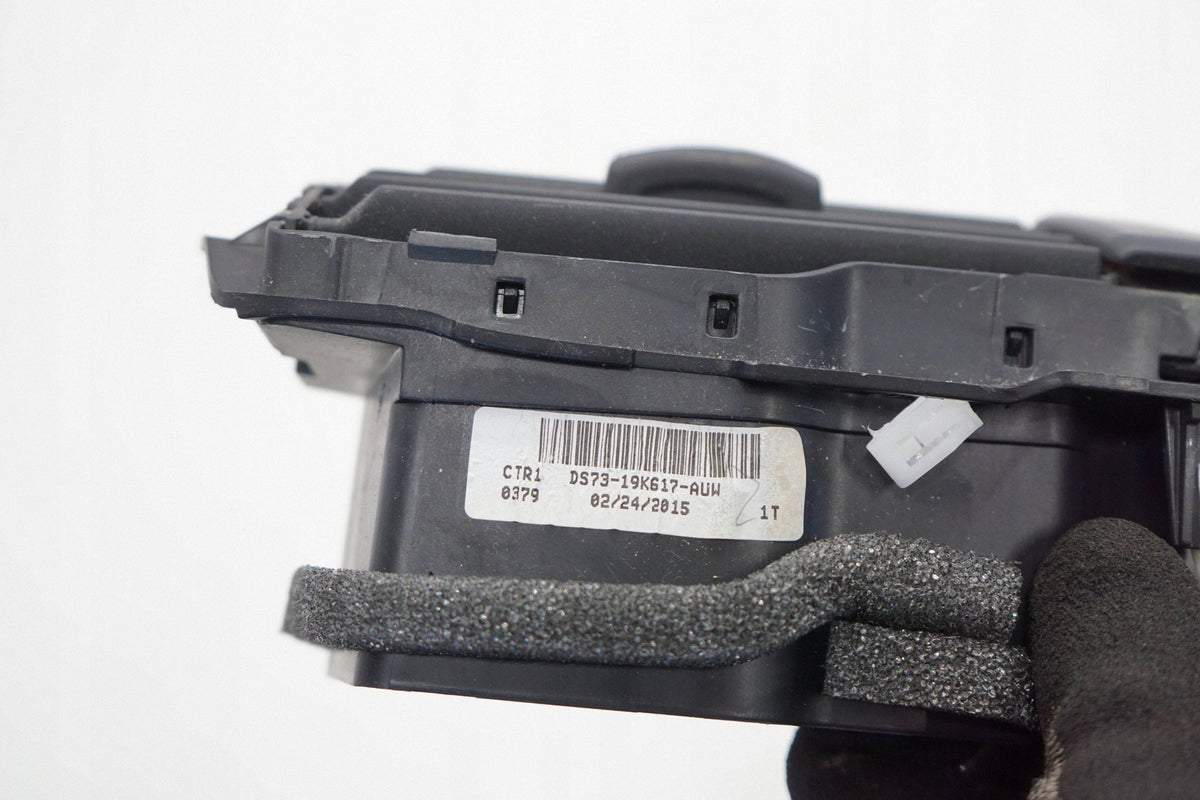 FORD MK5 15R AIR VENT FRONT CENTER DS73-19K617-AUW