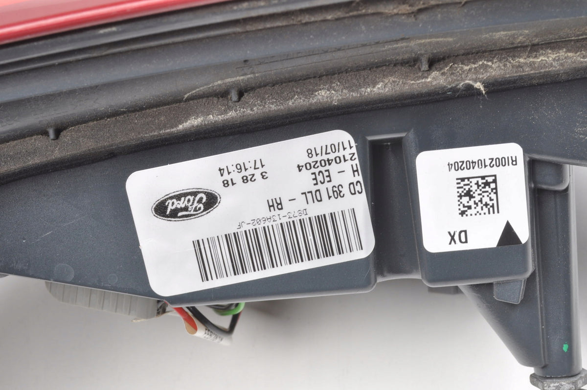 FORD MK5 LAMP RIGHT REAR FLAP SEDAN DS73-13A602-JF