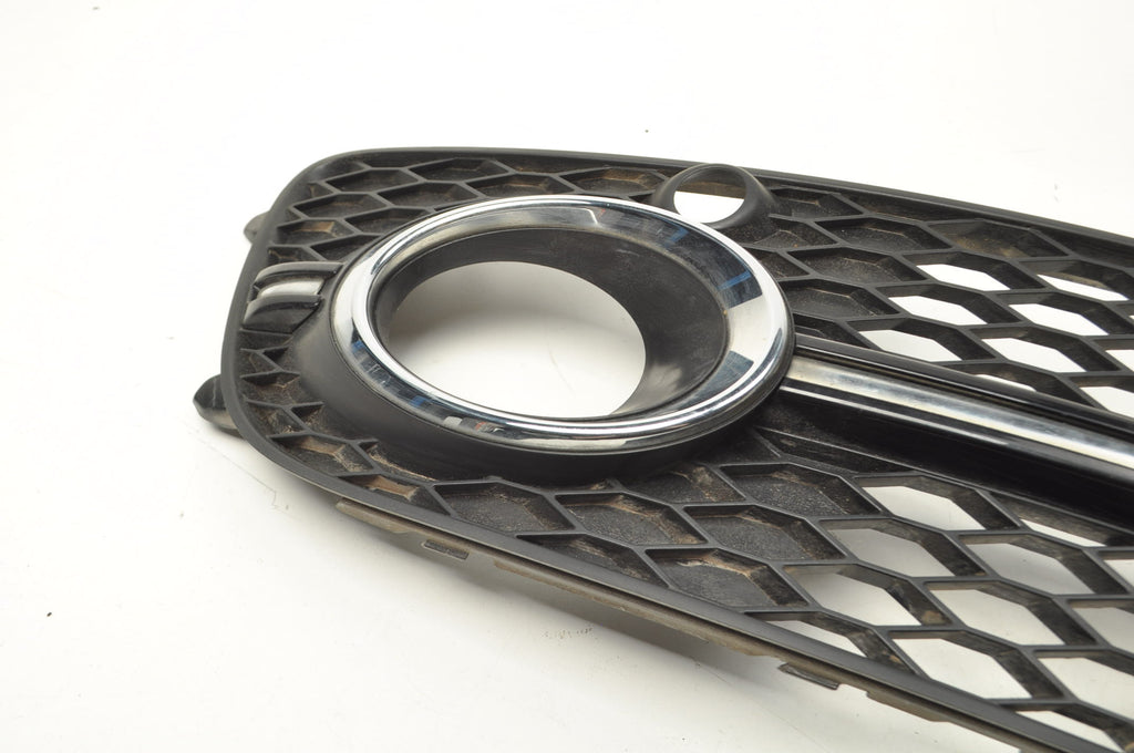 FRAME HALOGEN GRILLE LEFT AUDI Q5 S-LINE LIFT 8R0807681S