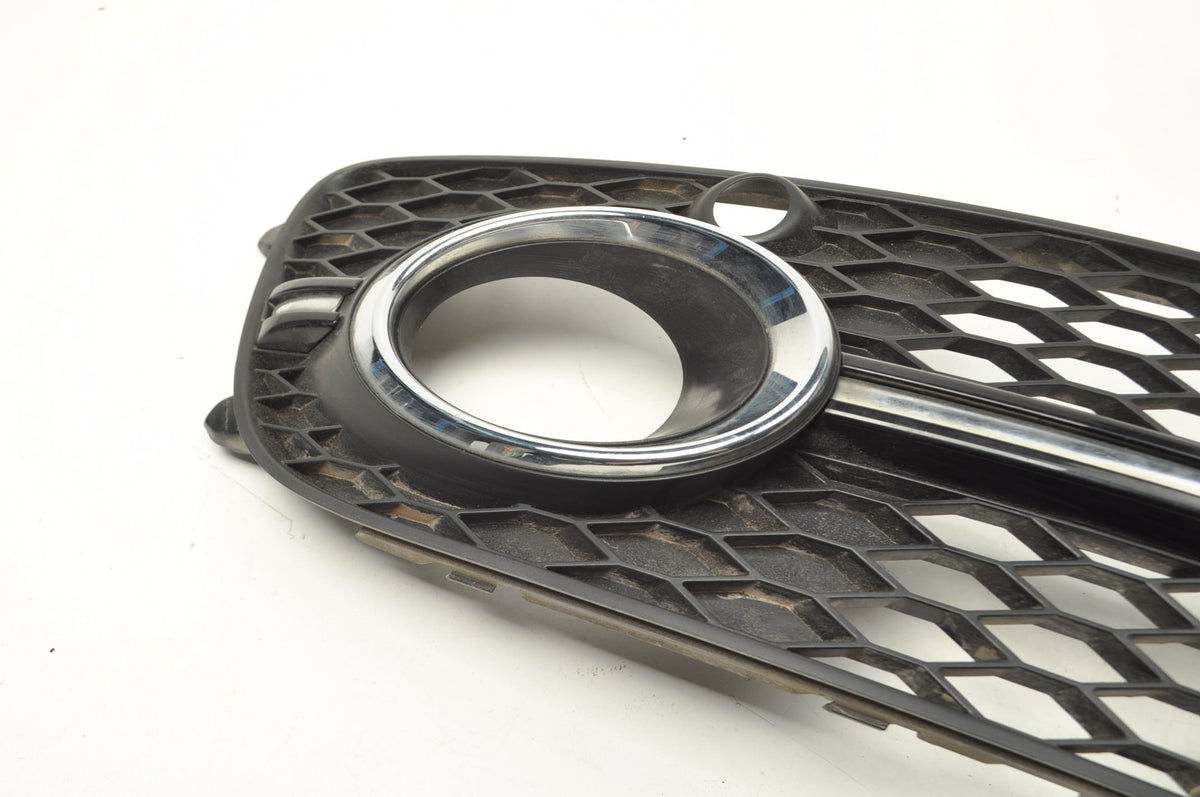 FRAME HALOGEN GRILLE LEFT AUDI Q5 S-LINE LIFT 8R0807681S