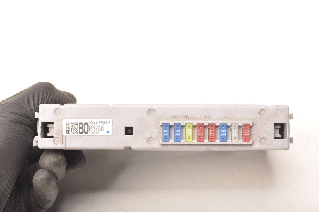 FUSE BOX LEXUS IS III 2.5 HYBRID 82644-53010-B