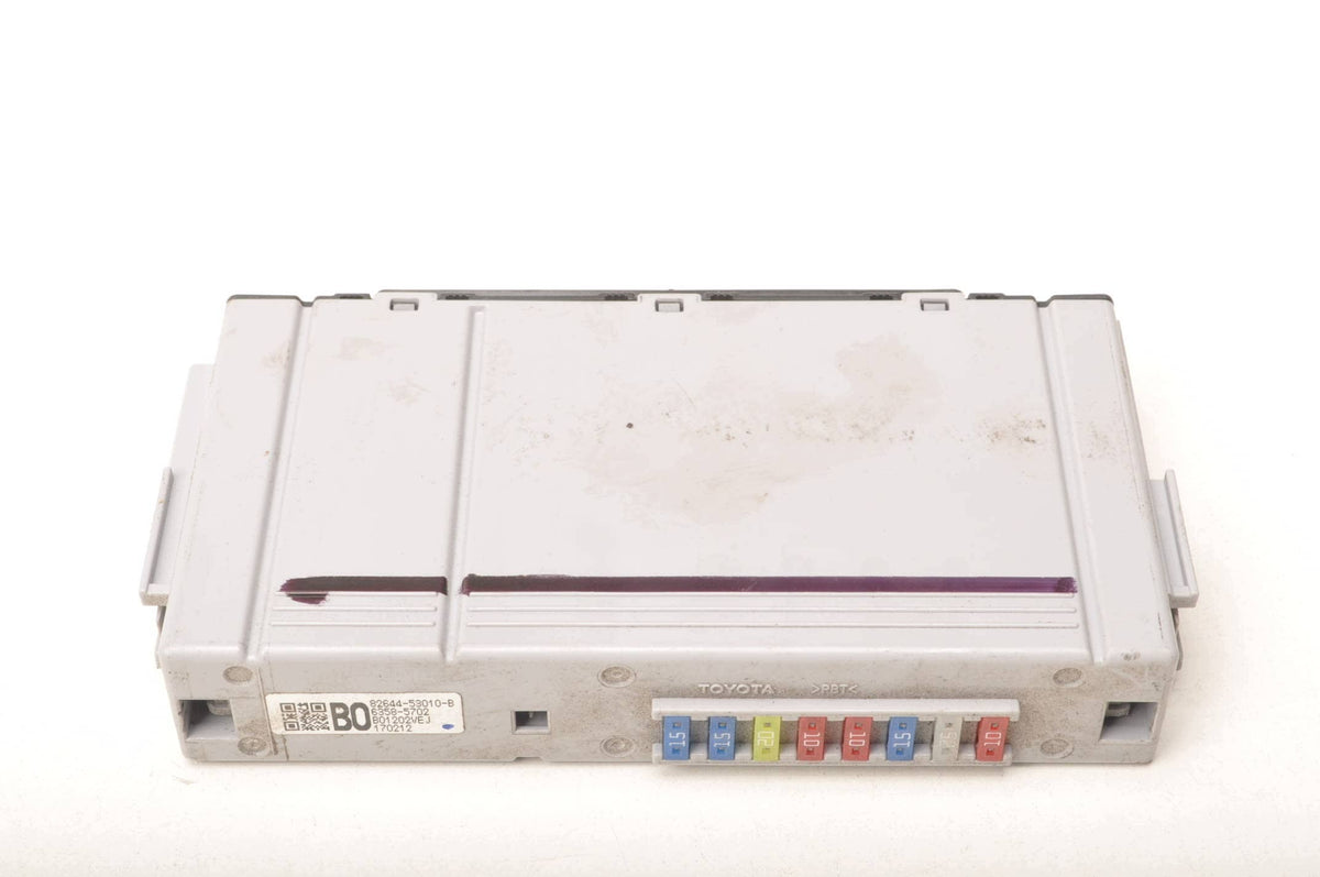 FUSE BOX LEXUS IS III 2.5 HYBRID 82644-53010-B