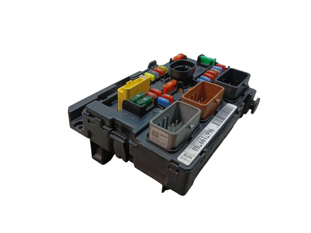FUSE BOX MODULE BSM PEUGEOT 1007 207 C3 II DS3 9667199780 R09