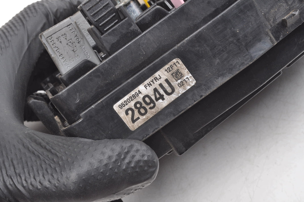 FUSE BOX OPEL ANTARA 2.2 CDTi 163HP 95202894