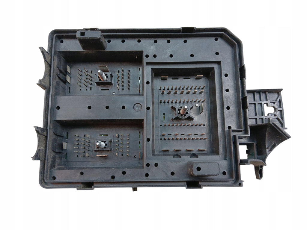 FUSE BOX OPEL CORSA E (2014-2019) 13430533AA