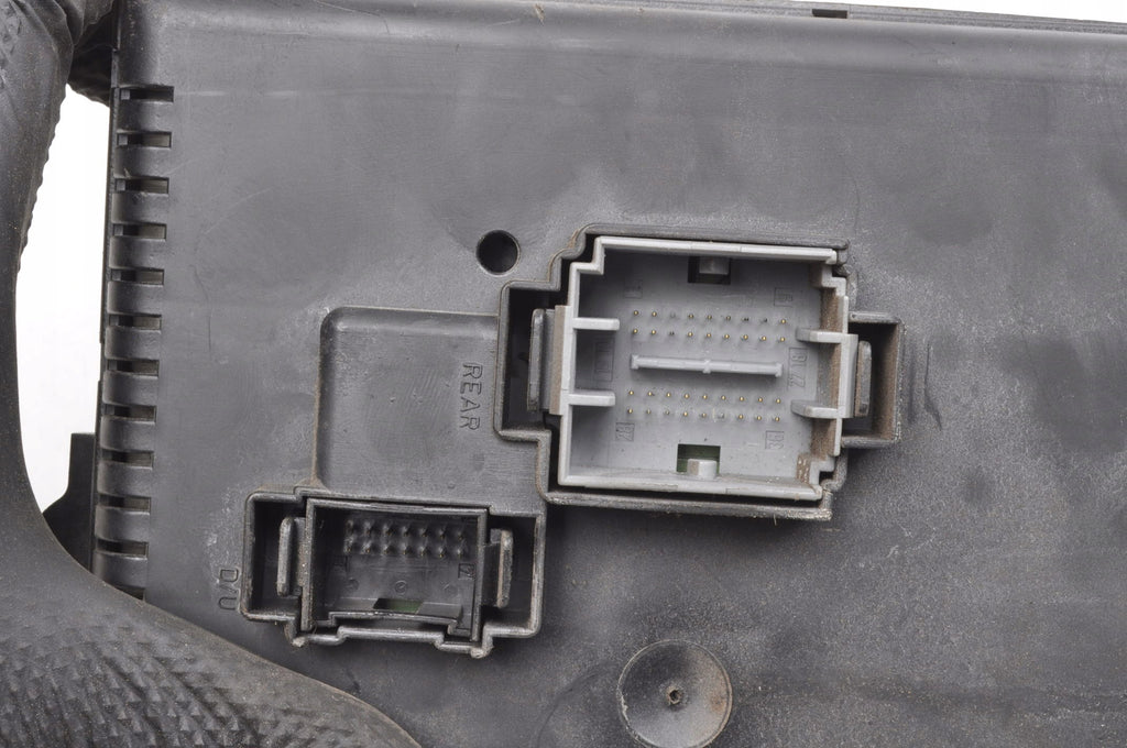 FUSE BOX VOLVO S60 AND V70 II 2.4 20V 140 KM 30786648