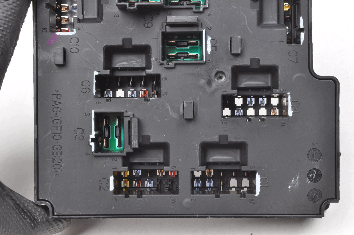 FUSE BOX VOLVO S60 III V60 II XC60 XC90 V90 S90 31473772