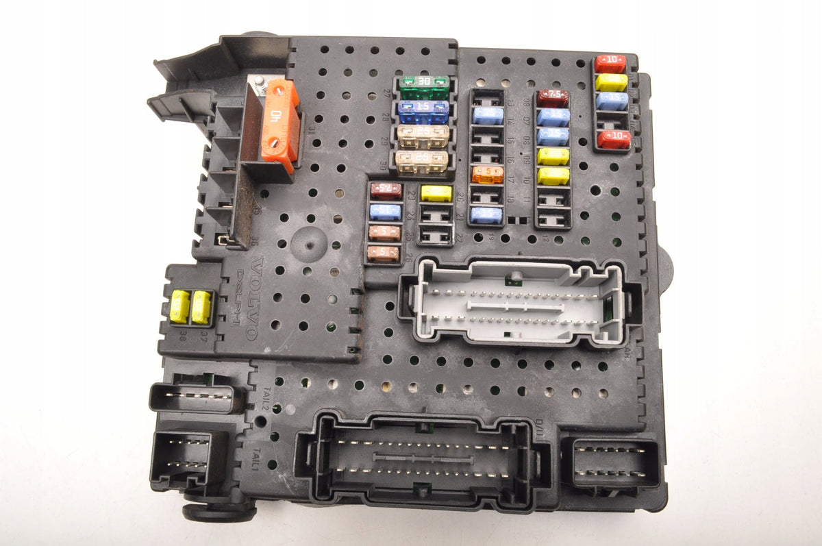 FUSE BOX VOLVO S60 V70 II 8688264