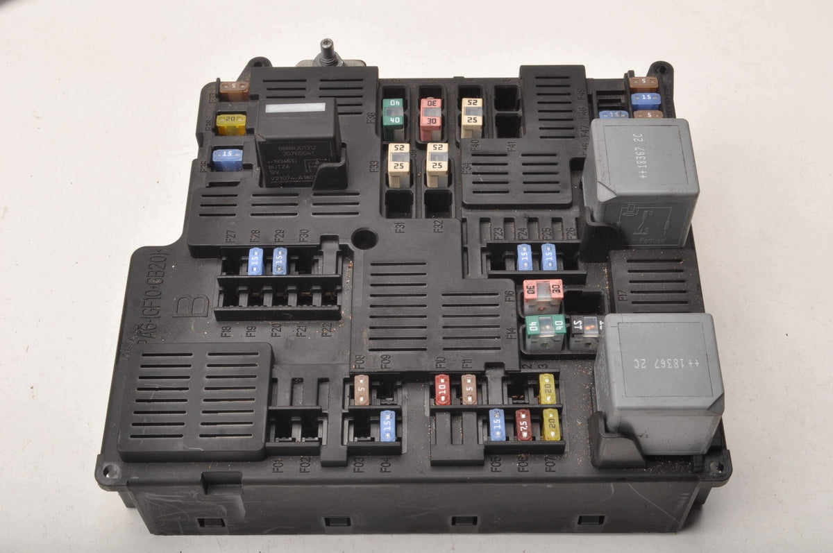 FUSE BOX VOLVO V60 II S60 III V90 S90 31473770
