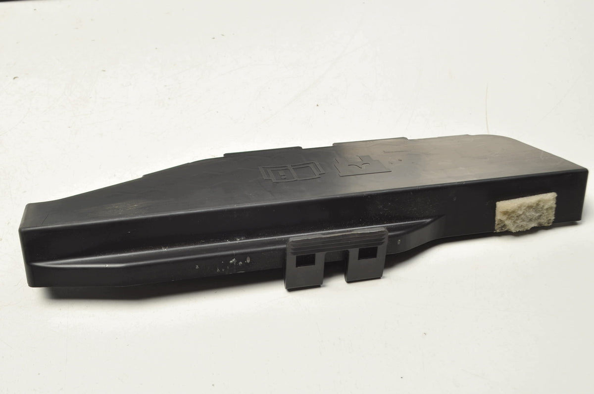 FUSE BOX VOLVO XC40 31473884 31473883