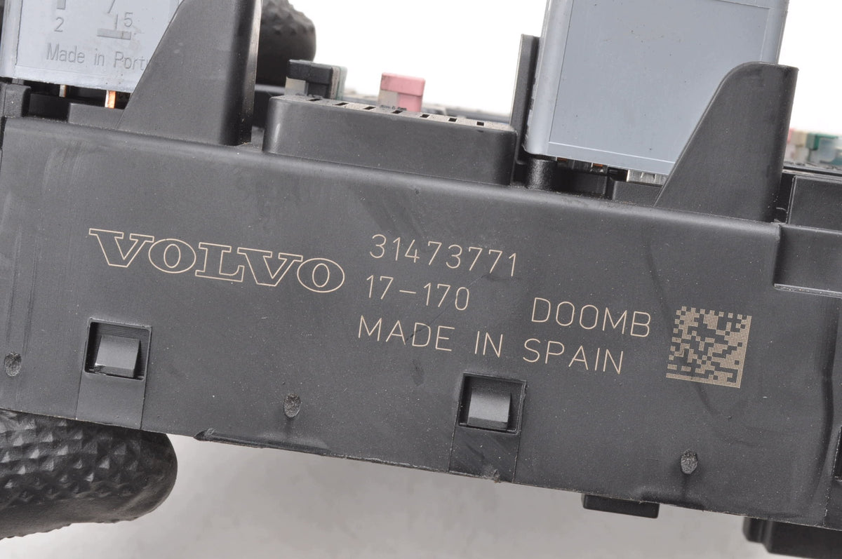 FUSE BOX VOLVO XC60 II 31473771
