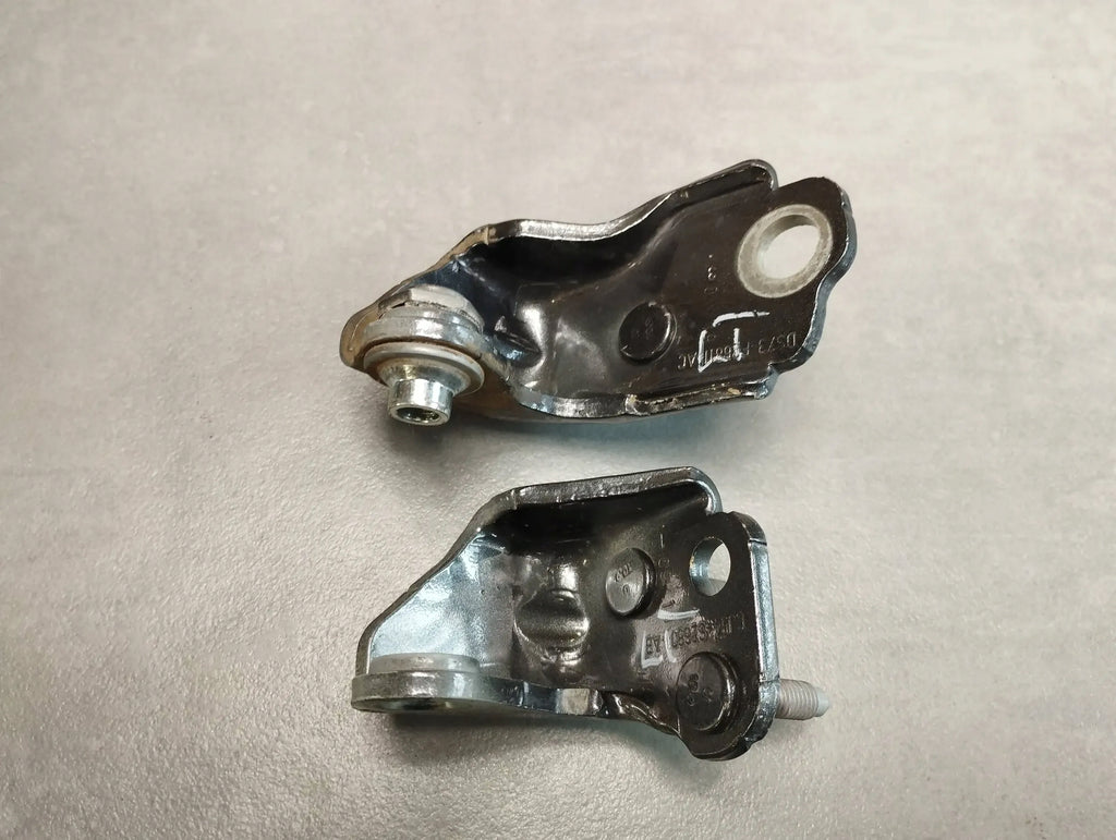 Ford Mondeo MK5 DOOR HINGES LEFT REAR DS73-F26811-AC