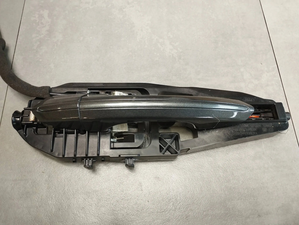 Ford Mondeo MK5 HANDLE RIGHT FRONT ND KESSY