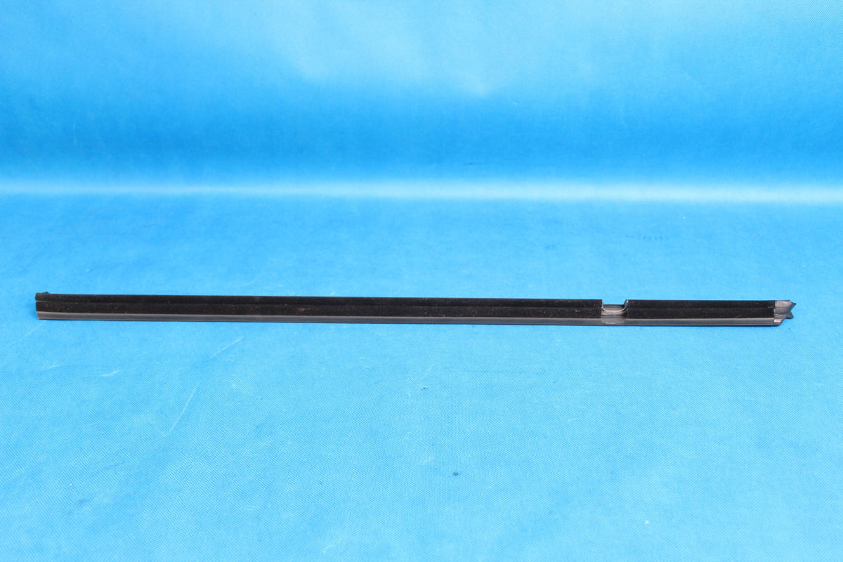 GOLF VII GTI LIFT REAR SCRAPER GASKET LE 2017R 5G6839479B