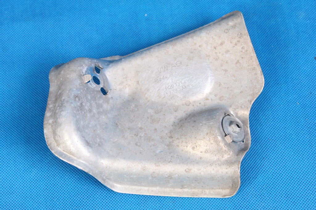 GOLF VII LIFT HEAT SHIELD 5Q0131891B 2019R