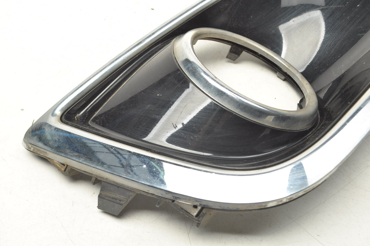HALOGEN BUMPER GRILLE LEFT HYUNDAI IX35 86585-2Y000