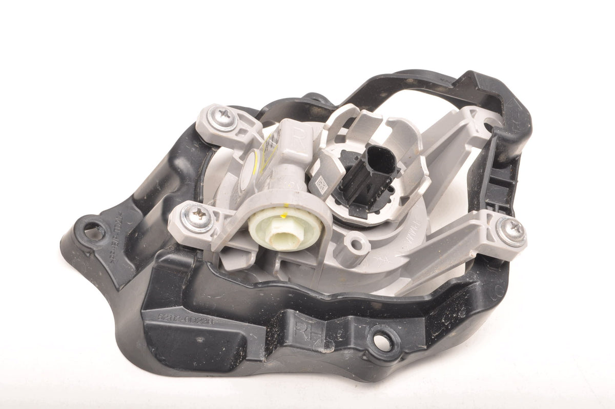 HALOGEN RIGHT TOYOTA YARIS CROSS 52112-0D230 26R