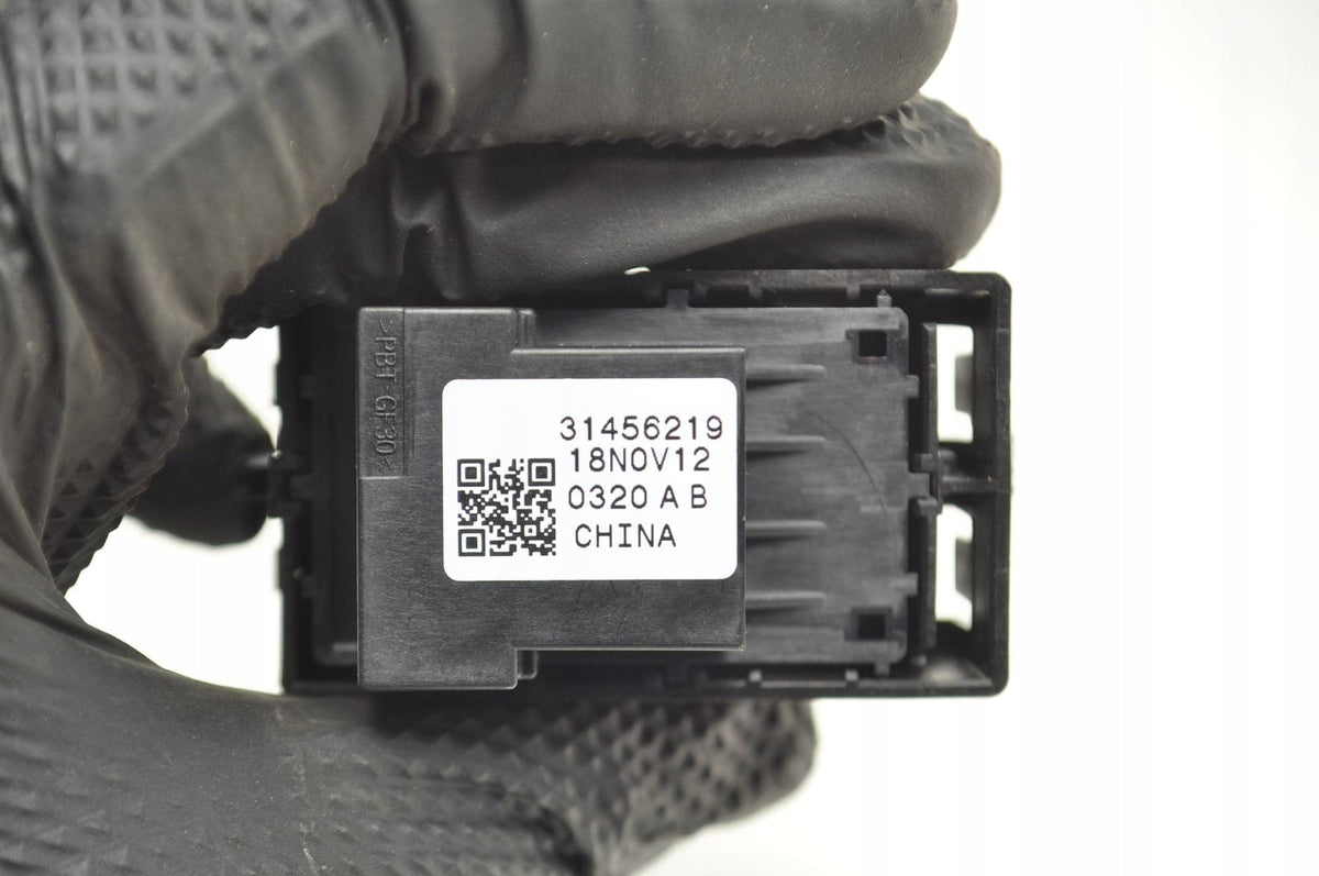 HANDBRAKE BUTTON VOLVO XC40 31456219