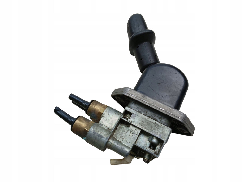 HANDBRAKE VALVE RENAULT PREMIUM II DXI 450 7420813850