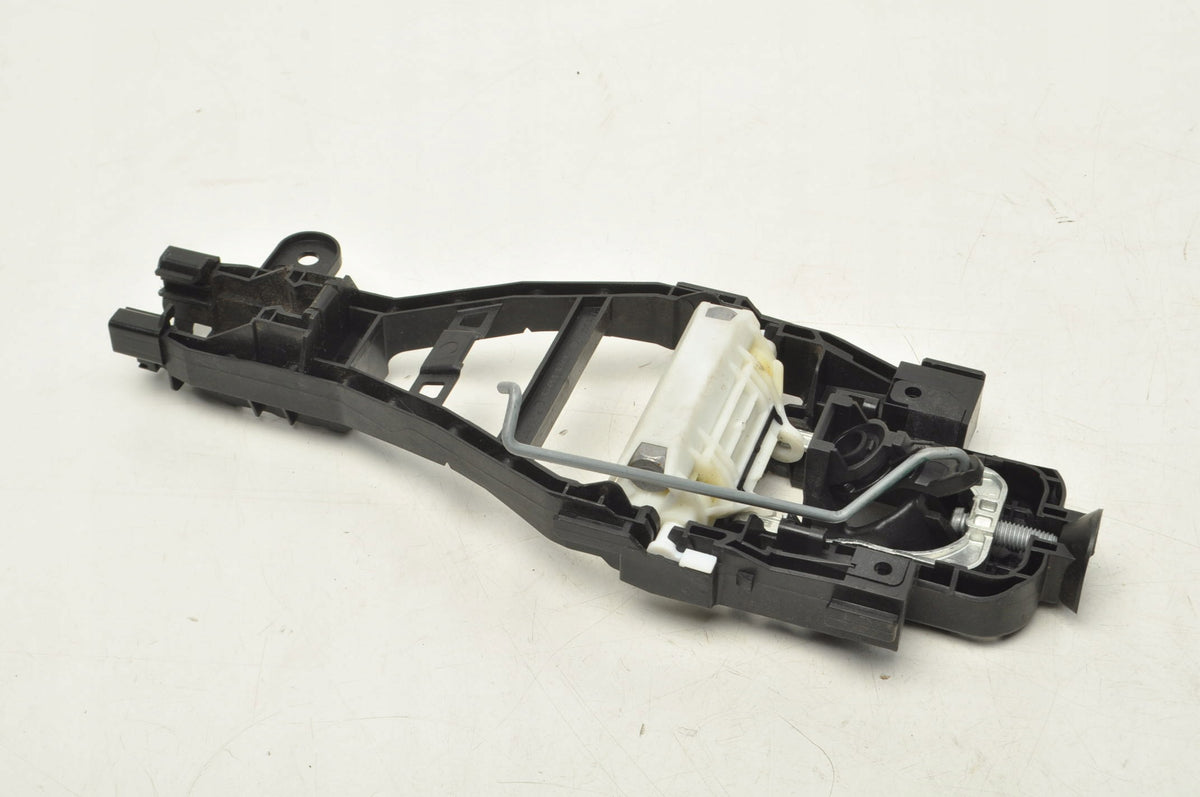 HANDLE HOLDER LEFT FRONT VOLVO S60 III V60 II 30747095