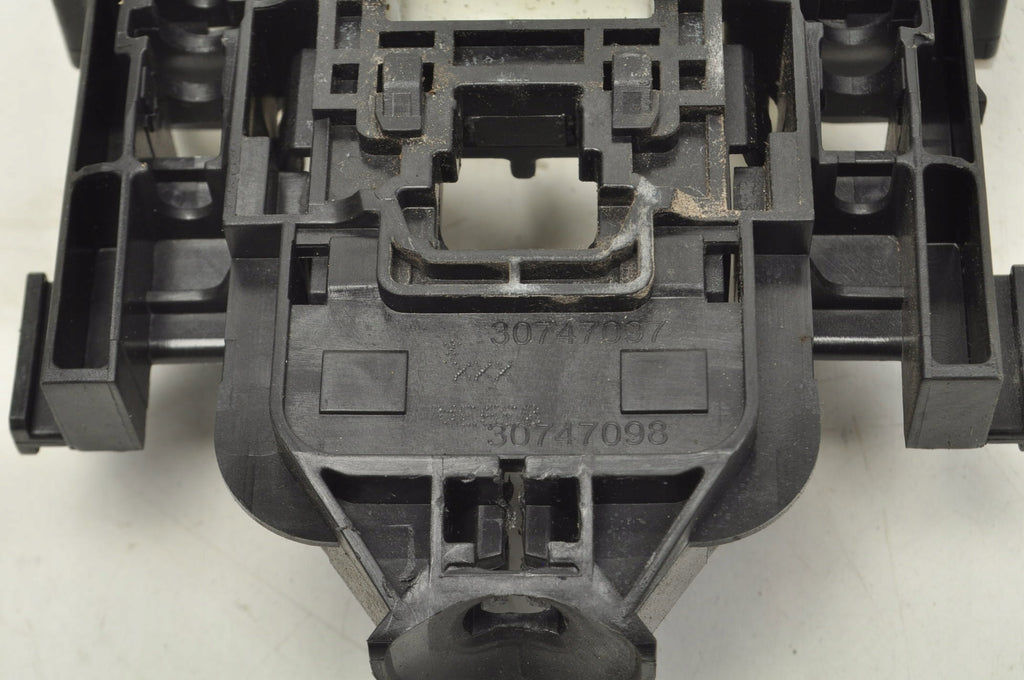 HANDLE MOUNT RIGHT FRONT VOLVO S60 III V60 II 30747097