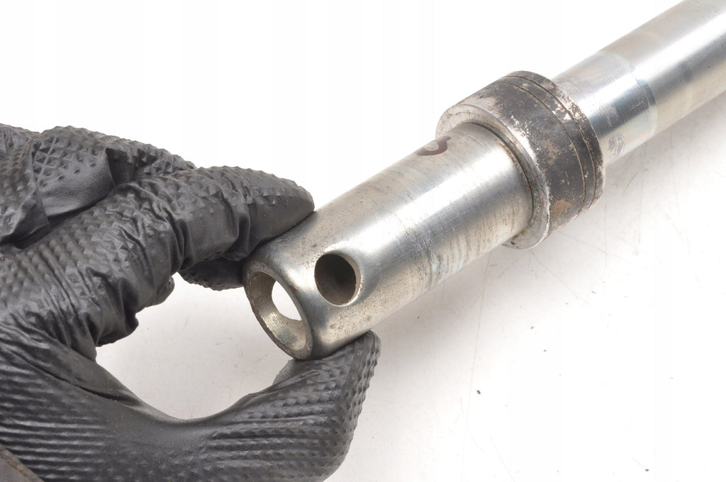 HARLEY DAVIDSON STREET ROD XG 750A WHEEL AXLE