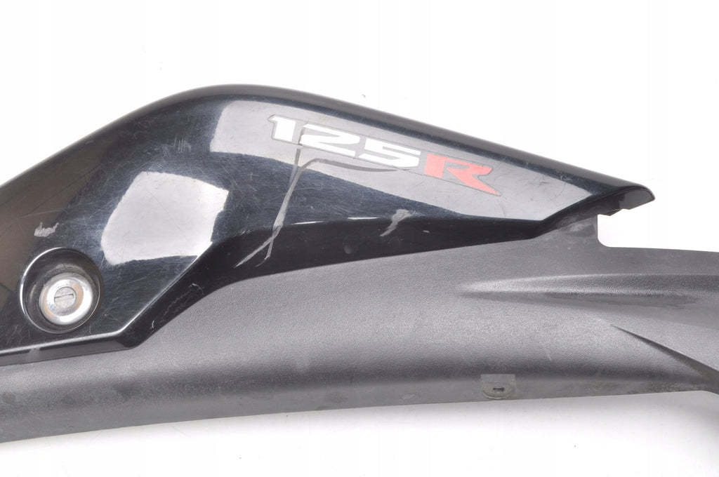 HONDA CBR 125R FAIRING COVER 83700-KPP-T000