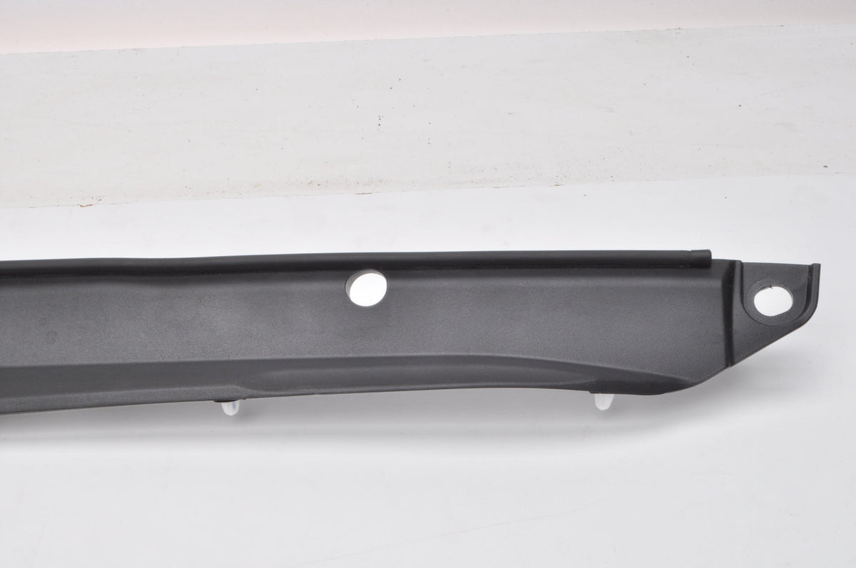 HONDA HR-V III FLAP STRIP RIGHT 23R 74943M0 74934-3M0A