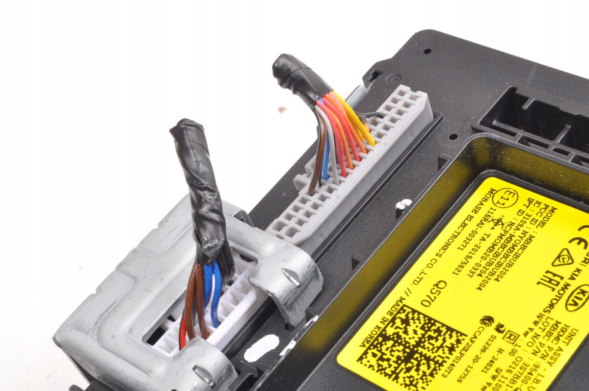 HYUNDAI BAYON RELAY MODULE 95400-Q0570 HANDLE