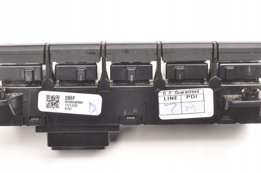 HYUNDAI BAYON SWITCH PANEL 93300Q0860