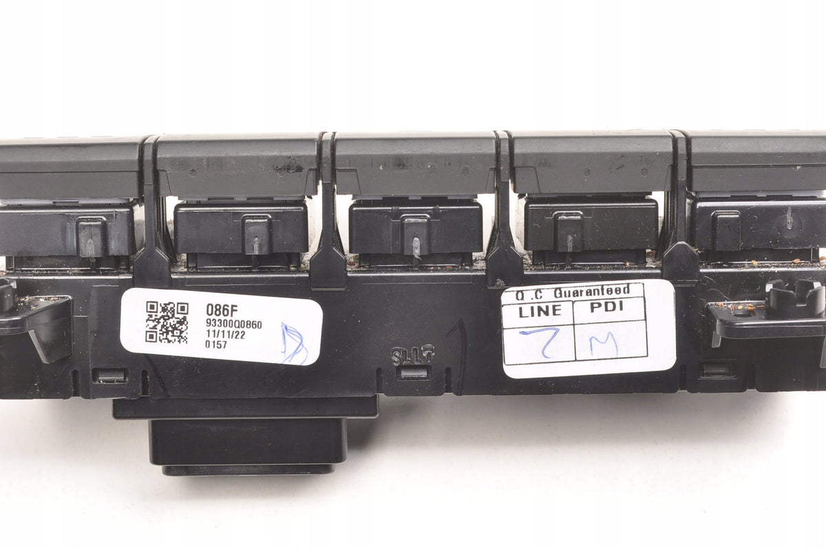 HYUNDAI BAYON SWITCH PANEL 93300Q0860