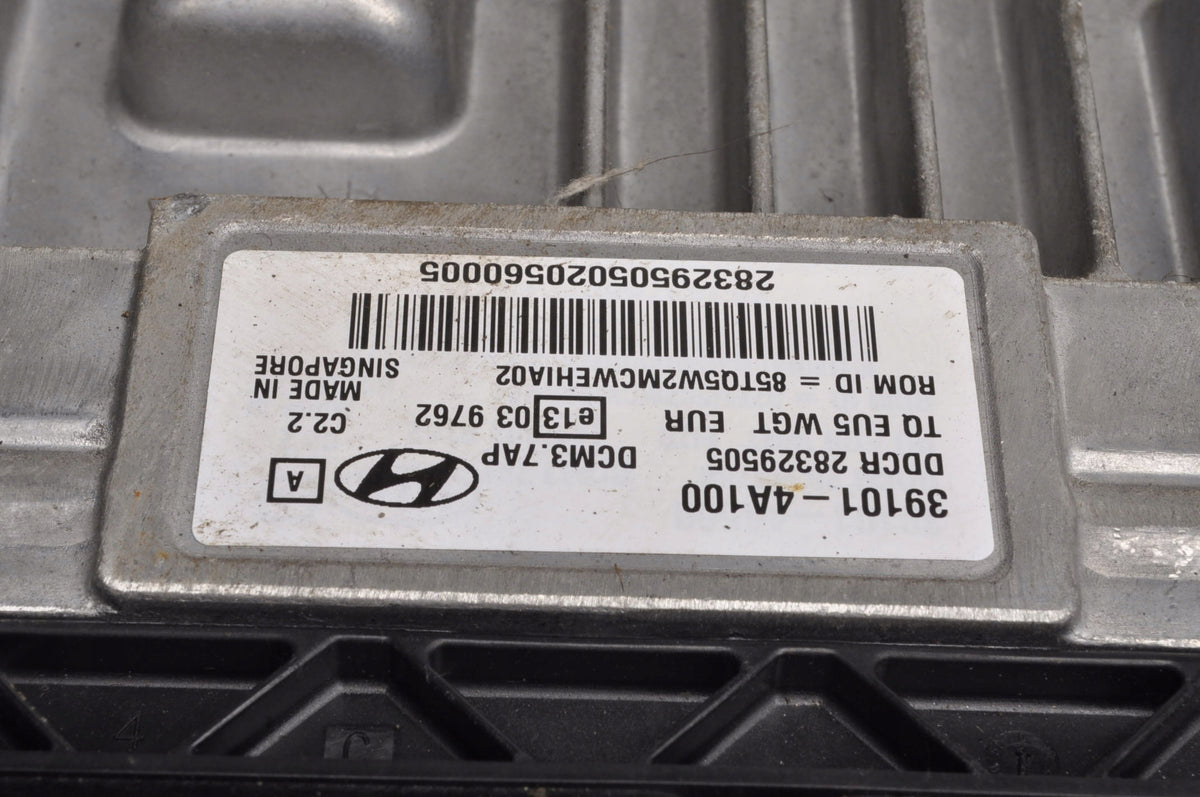 HYUNDAI H1 II i800 2.5 CRDI COMPUTER ENGINE CONTROLLER 39101-4A100 dcm3.7ap