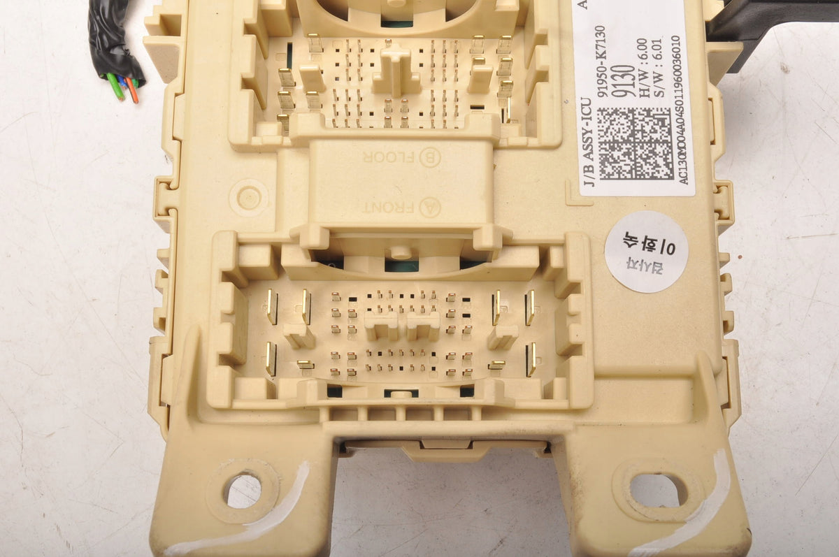 HYUNDAI I10 III FUSE BOX 91950-K7130 2023R