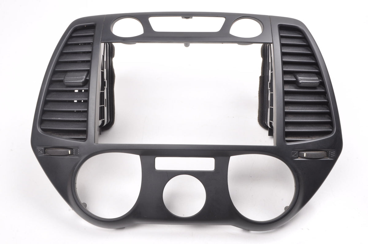 HYUNDAI I20 CENTER GRILLE PANEL RADIO CONSOLE FRAME